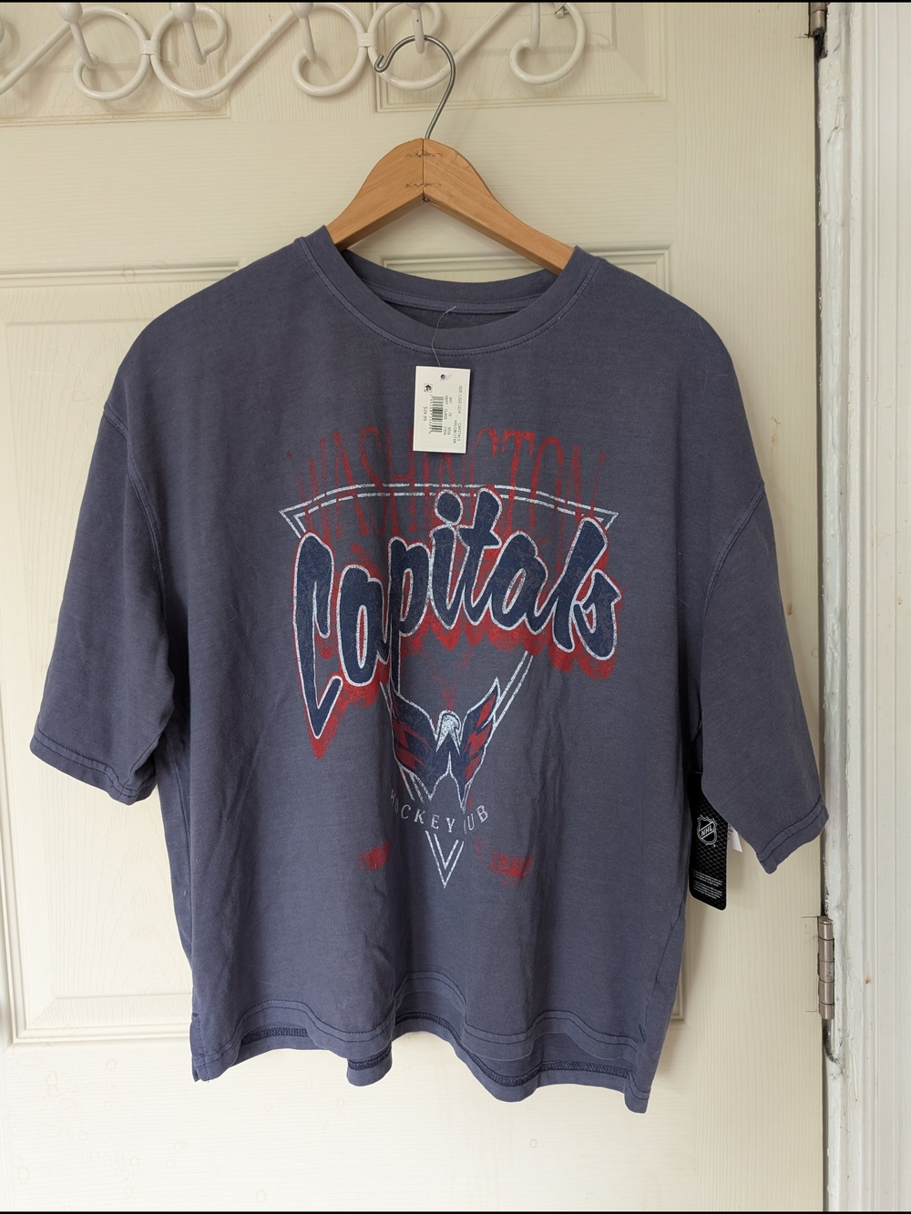 NWT NHL Washington Capitals Short-Sleeve Cropped Tee L 12/14